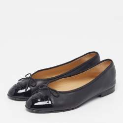 مملوكة مسبقًا Chanel CC Size 38 Black Leather and Patent  Bow Cap Toe Ballet Flats