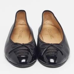 مملوكة مسبقًا Chanel CC Size 38 Black Leather and Patent  Bow Cap Toe Ballet Flats