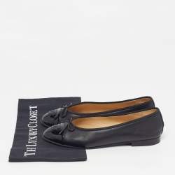 مملوكة مسبقًا Chanel CC Size 38 Black Leather and Patent  Bow Cap Toe Ballet Flats