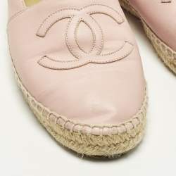 مملوكة مسبقًا Chanel CC Size 37 Pink Leather Cap Toe Espadrille Flats