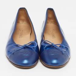 Pre Owned Chanel CC Size 42 Blue Patent and Leather Bow Ballet Flats