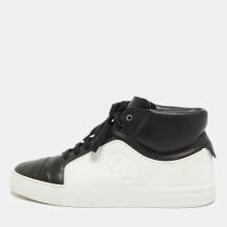 Pre Owned Chanel CC Size 38 Black/White Leather and  Rubber Low Top Sneakers