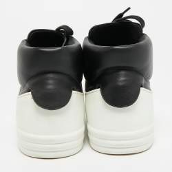 Pre Owned Chanel CC Size 38 Black/White Leather and  Rubber Low Top Sneakers