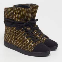 مملوكة مسبقًا Chanel CC Size 39 Multicolor Canvas and Tweed High Top Sneakers