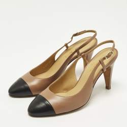 مملوكة مسبقًا Chanel CC Size 38.5 Beige/Black Leather Cap Toe Slingback Sandals