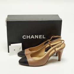 مملوكة مسبقًا Chanel CC Size 38.5 Beige/Black Leather Cap Toe Slingback Sandals