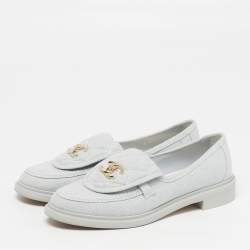 Pre Owned Chanel CC Turnlock Size 40 Grey Denim Loafers