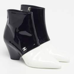 Pre Owned حذاء بوت شانيل جلد براء باللون الأسود والأبيض سي سي بطول الكاحل مقاس 38