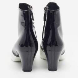 Pre Owned حذاء بوت شانيل جلد براء باللون الأسود والأبيض سي سي بطول الكاحل مقاس 38