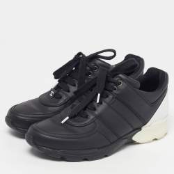 مملوكة  مسبقًا Chanel CC Size 38 Black/White Leather Lace Up Sneakers