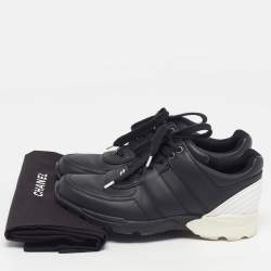 مملوكة مسبقًا Chanel CC Size 38 Black/White Leather Lace Up Sneakers