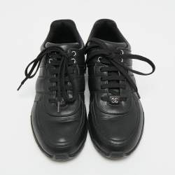 مملوكة مسبقًا حذاء رياضي شانيل سي سي جلد ونيوبرين أبيض/أسود مقاس 38