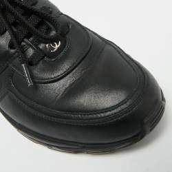 مملوكة مسبقًا حذاء رياضي شانيل سي سي جلد وني وبرين أبيض/أسود مقاس 38