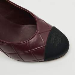 مملوكة مسبقًا Chanel CC Size 39 Burgundy/Black Quilted Leather Logo Cap Toe Pumps