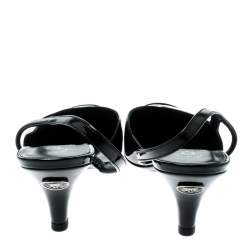 Pre Owned صندل شانيل فتحة كعب جلد لامع أسود مقاس 37