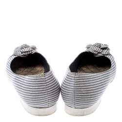 مملوكة مسبقًا حذاء باليرينا فلات شانيل كاميليا خطوط بيضاء وبنفسجي مقاس 39.5