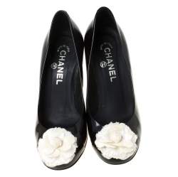 مملوكة مسبقًا Chanel Black/White Leather Camellia Cap Toe Pumps Size 38