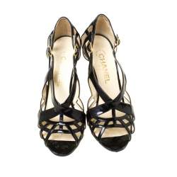 مملوكة مسبقًا صندل شانيل جلد أسود لامع CC بسيور مقاس 37.5