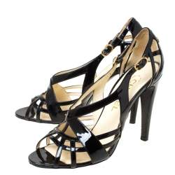 مملوكة مسبقًا صندل شانيل جلد أسود لامع CC بسيور مقاس 37.5