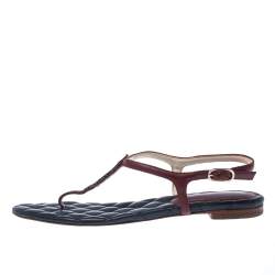 Pre Owned صندل أصبع فلات شانيل CC نجمة شعار الماركة سير حرف T جلد أحمر مقاس 38