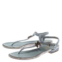 Pre Owned صندل بإصبع شانيل CC قماش تويد أزرق فاتح مقاس 37.5