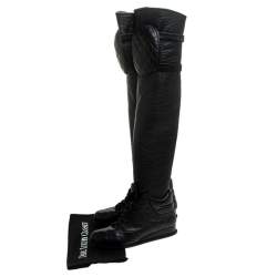 مملوكة مسبقًا حذاء بوت ركبه شانيل جلد مبطن أسود مقاس 37.5