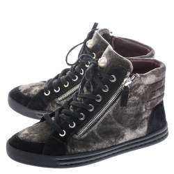 Pre Owned حذاء رياضي شانيل CC مرتفع من أعلى مشد سحاب مزدوج قطيفة و سويدي أخضر و أسود مقاس 37