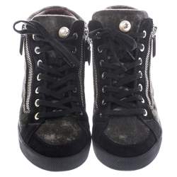 Pre Owned حذاء رياضي شانيل CC مرتفع من أعلى مشد سحاب مزدوج قطيفة و سويدي أخضر و أسود مقاس 37