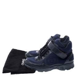 مملوكة مسبقًا Chanel Blue Nylon And Black Leather CC Logo Lace Up Sneakers Size 36.5
