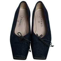 Pre Owned Chanel Blue Denim Fabric Trim Block Heel Bow Detail Pumps Size 38.5