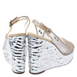 مملوكة مسبقًا صندل شانيل فتحة كعب مقدمة مفتوحة كعب روكي منقوش فضي ميتالك PVC مقاس 38