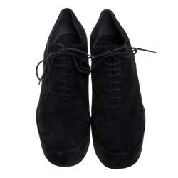 مملوكة مسبقًا حذاء أوكسفورد شانيل CC رباط نعل سميك سويدي أسود مقاس 40.5