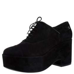 مملوكة مسبقًا حذاء أوكسفورد شانيل CC رباط نعل سميك سويدي أسود مقاس 40.5