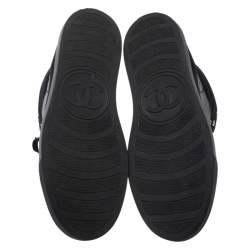 Pre Owned حذاء رياضي شانيل مرتفع من أعلى كانفاس وجلد سويدي أسود مقاس 38.5