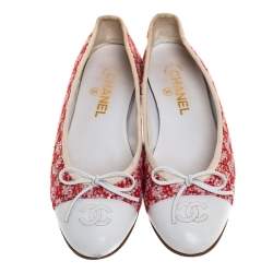 Pre Owned Chanel Red/White Tweed Fabric And Leather CC Cap Toe Bow Ballet Flats Size 38