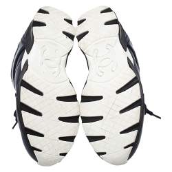 مملوكة مسبقًا Chanel Blue Leather And Satin Trim CC Low Top Sneaker Size 38