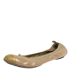 مملوكة مسبقًا Chanel Iridescent Gold Fabric And Suede Scrunch CC Cap Toe Ballet Flats Size 39