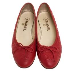Pre Owned Chanel Red Quilted Leather CC Ballet Flats Size 38.5