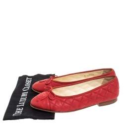 Pre Owned Chanel Red Quilted Leather CC Ballet Flats Size 38.5