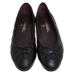 مملوكة مسبقًا Chanel Black Quilted Leather CC Bow Cap Toe Ballet Flats Size 37
