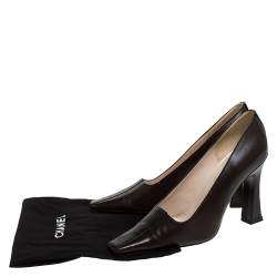 Pre Owned حذاء كعب عالي شانيل مقدمة مدببة جلد مخطط أسود و بني مقاس 36.5