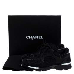 Pre Owned حذاء رياضي شانيل أربطة CC سويدي وقماش تويد أسود مقاس 37