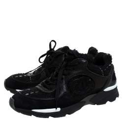 Pre Owned حذاء رياضي شانيل أربطة CC سويدي وقماش تويد أسود مقاس 37