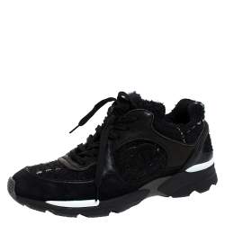 Pre Owned حذاء رياضي شانيل أربطة CC سويدي وقماش تويد أسود مقاس 37