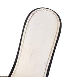 مملوكة مسبقًا صندل شانيل مزين وردة كاميليا نعل سميك خشبي كانفاس أسود مقاس 39