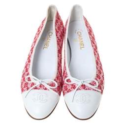 Pre Owned Chanel Red/White Tweed Fabric And Leather CC Cap Toe Bow Ballet Flats Size 41