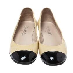 Pre Owned Chanel Two Tone Patent Leather Pearl Embellished Cap Toe Ballet Flats Size 38