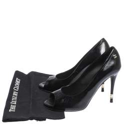 مملوكة مسبقًا حذاء كعب عالي شانيل مزخرف مقدمة مدببة جلد أسود لامع مقاس 40.5