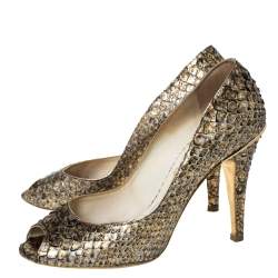 Pre Owned حذاء كعب عالي شانيل بمقدمة مفتوحة جلد ثعبان ذهبي ميتاليك مقاس 38