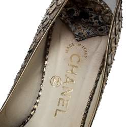 Pre Owned حذاء كعب عالي شانيل بمقدمة مفتوحة جلد ثعبان ذهبي ميتاليك مقاس 38